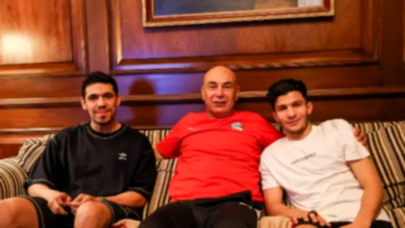 حسام حسن يستقبل محمد حمدي وإسلام عيسى في معسكر المنتخب قبل المونديال