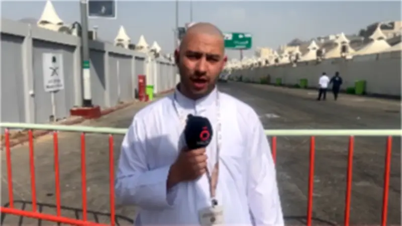 الحجاج يواصلون مناسكهم في مشعر منى بعد رمي جمرة العقبة الكبرى