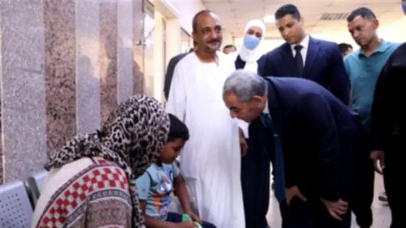 محافظ الإسماعيلية يتفقد دار الرحمة ومستشفى الحميات في عيد الأضحى