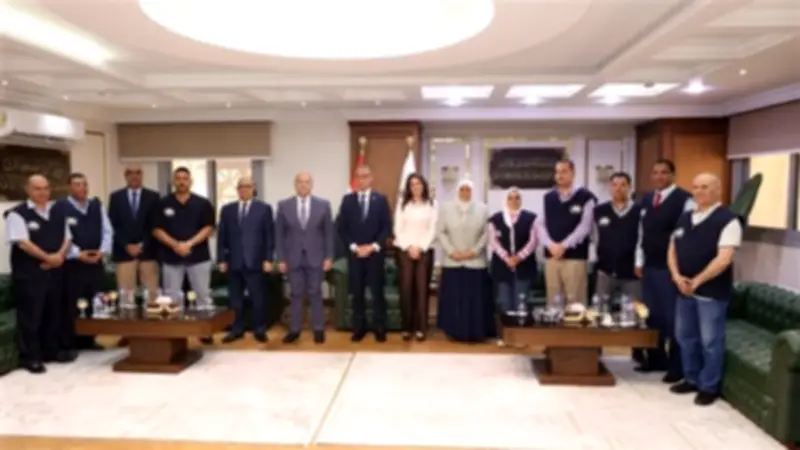 محافظ الجيزة يستقبل القيادات التنفيذية للتهنئة بعيد الأضحى المبارك