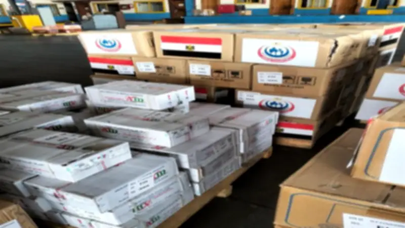 مصر ترسل شحنة أدوية ومستلزمات طبية للكونغو وأوغندا لمواجهة الإيبولا