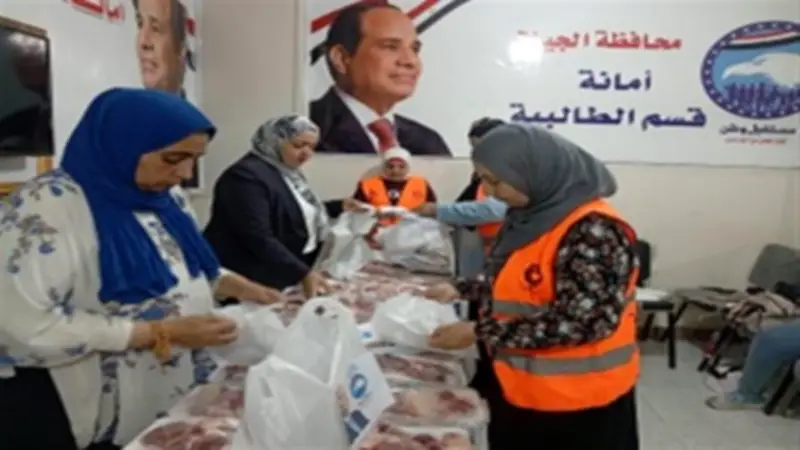 مساعدات غذائية وزيارات لقيادات مستقبل وطن في ثاني أيام العيد