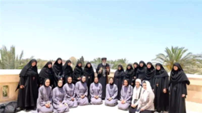 البابا تواضروس يلتقي راهبات دير مارجرجس ويواصل تطوير التعليم اللاهوتي