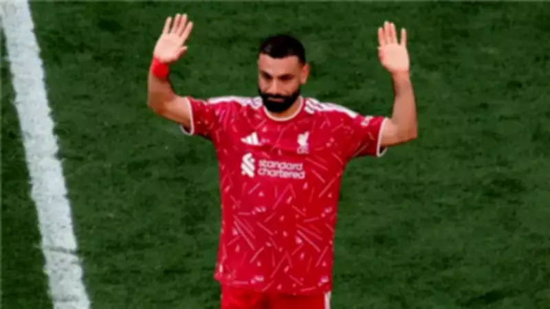 الإعلامي السعودي خالد القحطاني يكشف وجهة محمد صلاح المقبلة