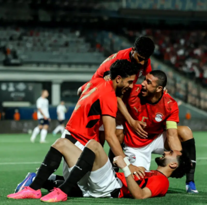 منتخب مصر يتوج بكأس العاصمة الجديدة بعد الفوز على روسيا استعدادا لكأس العالم