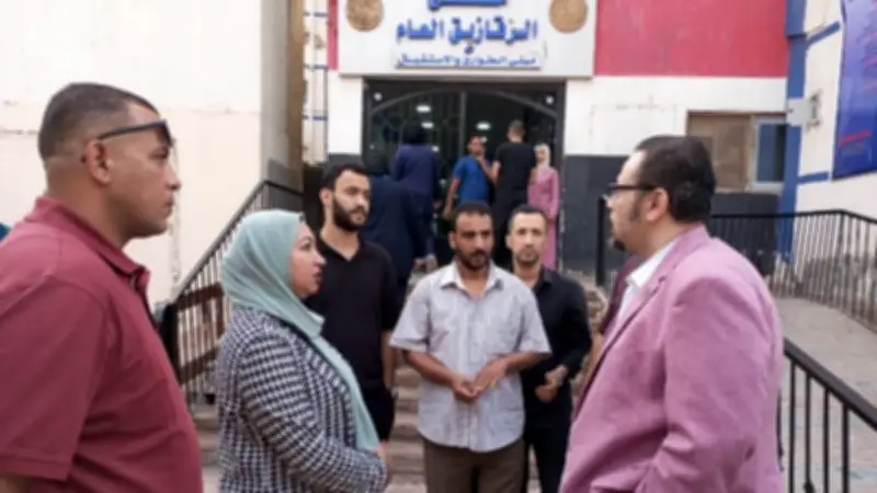 وكيل صحة الشرقية يتفقد مستشفى الزقازيق العام ويتابع التطوير وعيد الأضحى