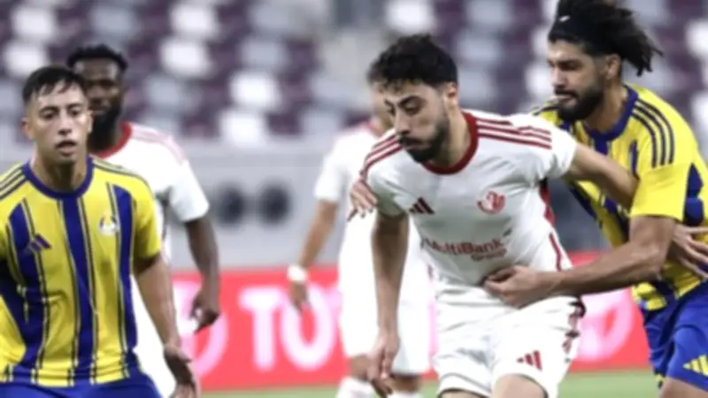 الأهلي يتفاوض مع الشمال القطري لاستعادة أكرم توفيق في صفقة تبادلية