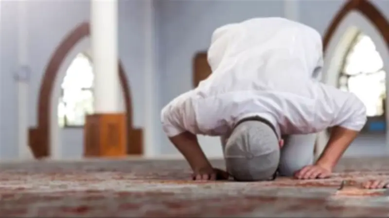 كيفية قضاء الصلاة الفائتة في السفر بعد العودة.. الأزهر يوضح
