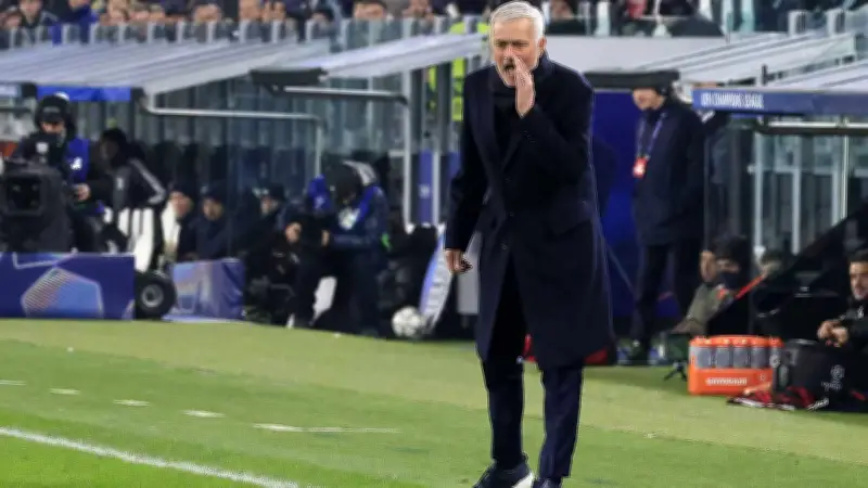 مورينيو يطلب من ريال مدريد التعاقد مع لاعبين جائعين لا نجومًا