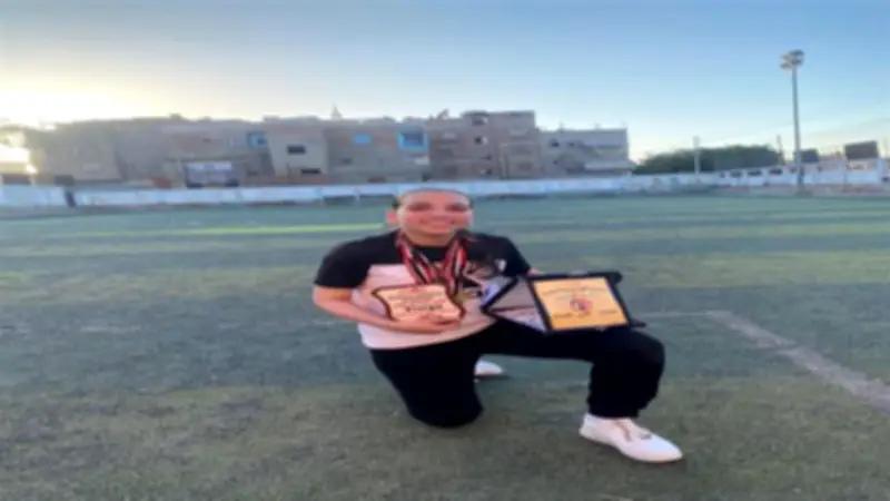 من فناء المدرسة إلى حلم الملاعب.. حكاية تقى مع كرة القدم النسائية في دمياط