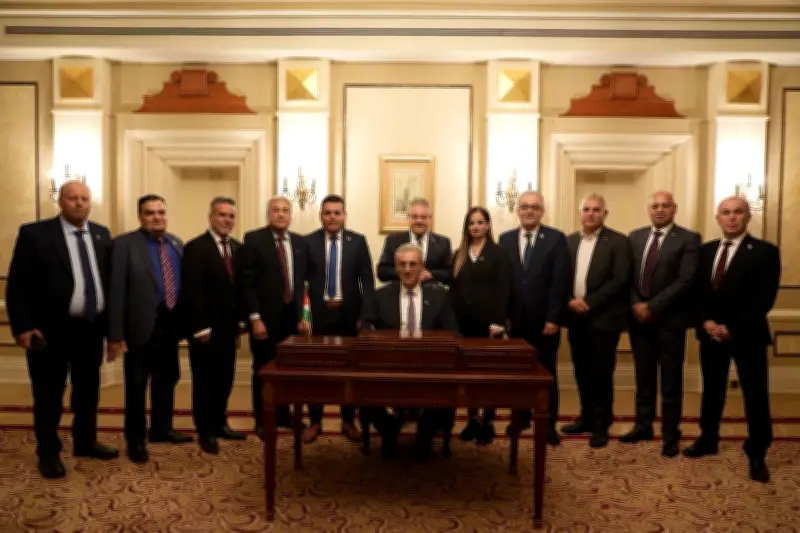 اللجنة الوطنية تدير قطاع غزة وتنفي مزاعم التقسيم