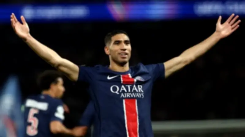أشرف حكيمي يعادل إنجاز صامويل إيتو بثلاثة ألقاب في دوري أبطال أوروبا