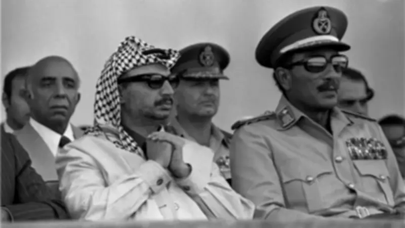 في مثل هذا اليوم: السادات ينهي العزلة الدبلوماسية عن فلسطين بالجامعة العربية