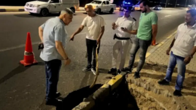 تحرك عاجل لاحتواء هبوط أرضي بطريق مطار الغردقة وتأمين حركة المرور
