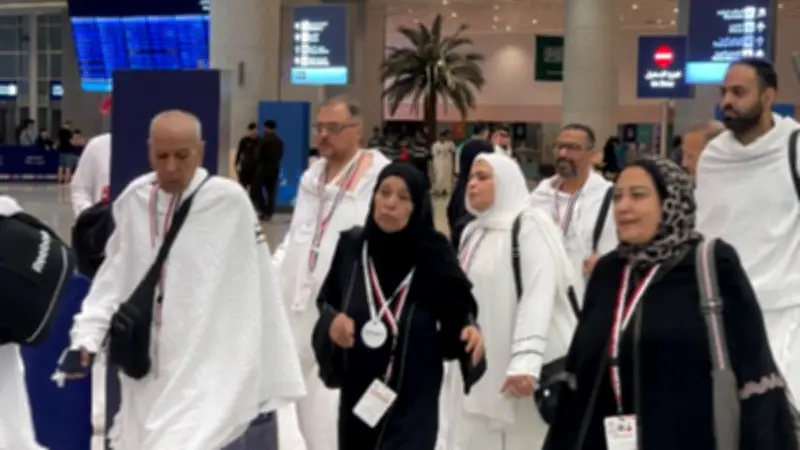 أسر شهداء الشرطة يغادرون مكة إلى المدينة المنورة استعداداً لعودة الحجاج