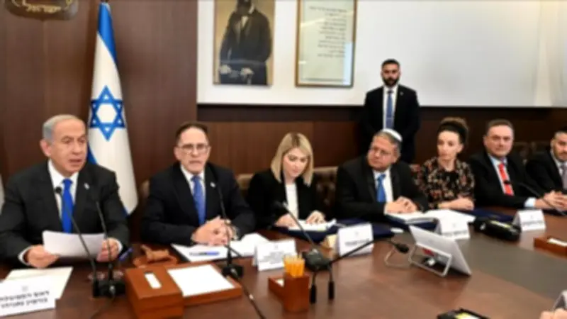 وزراء الاحتلال يهددون باجتياح بيروت بعد السيطرة على قلعة الشقيف