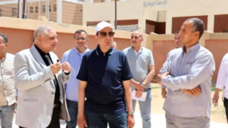 محافظ المنيا يتفقد توسعات مدرسة تل بني عمران لتقليل الكثافة الطلابية