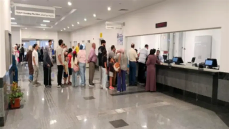 إقبال كثيف من المواطنين على مونوريل شرق النيل في العيد