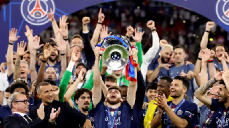 كفاراتسخيليا أفضل لاعب في دوري أبطال أوروبا.. وأردا جولر جائزة الصاعد