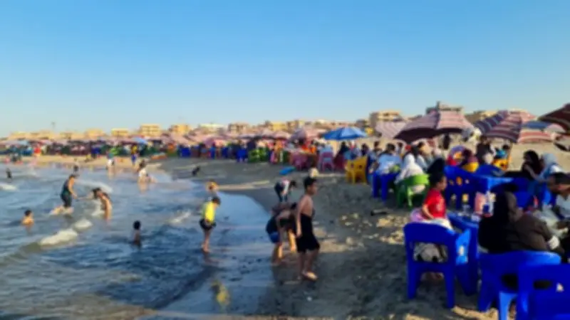 إقبال كبير على شواطئ بلطيم خلال إجازة عيد الأضحى المبارك