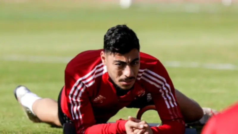 أحمد حسن يكشف سبب تعثر عودة أكرم توفيق للأهلي