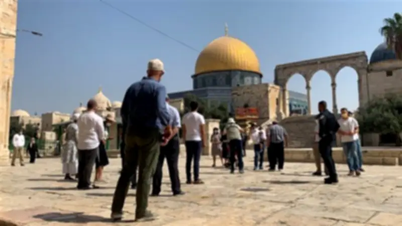 مجلس حكماء المسلمين يدين اقتحام الأقصى ورفع علم الاحتلال