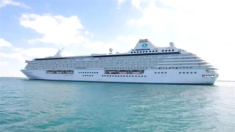 قناة السويس تستضيف قمة سياحية عالمية على متن السفينة Crystal Serenity