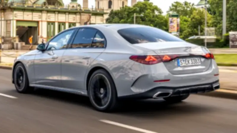 مرسيدس بنز E-Class موديل 2026 في الإمارات: أسعار ومواصفات