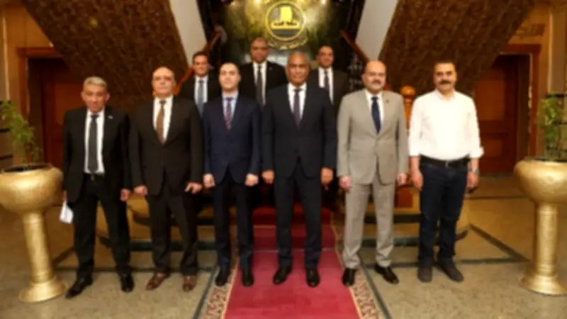 محافظ كفر الشيخ يبحث دعم إنتاج ألواح MDF من قش الأرز والمخلفات الزراعية
