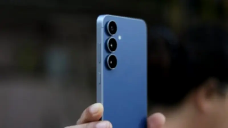 صور مسربة تكشف التصميم النهائي لهاتف Samsung Galaxy S26 FE قبل الإطلاق الرسمي