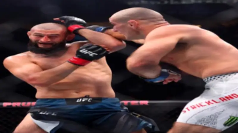 أول هزيمة في مسيرة حمزة شيماييف الاحترافية على يد شون ستريكلاند في UFC