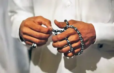 ذكر يجعلك أفضل من السابقين واللاحقين.. ردده 100 مرة في الليل