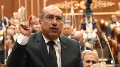 وهبة يطالب بتطبيق نموذج الثانوية الإنجليزية وإعداد 100 نسخة امتحان