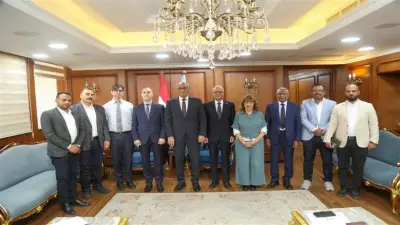 محافظ كفر الشيخ يناقش خطة الزراعة الذكية في 12 قرية بتمويل كندي