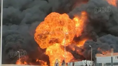 حريق هائل يلتهم مصنعي بويات وكرتون بالعاشر من رمضان وإصابة 12 شخصاً