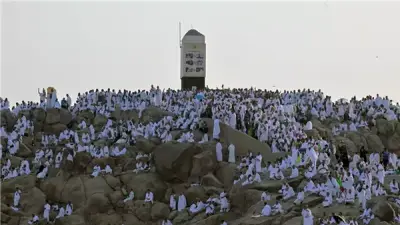 1.7 مليون حاج ينفرون إلى مزدلفة بعد وقوف عرفة في أجواء إيمانية