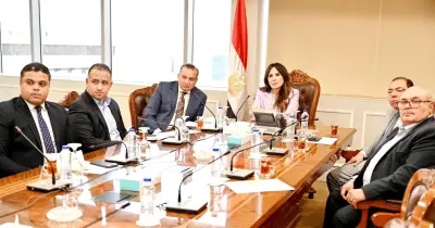 وزيرة الإسكان تتابع تنفيذ محور اللواء عمر سليمان بطول 20 كم و6 حارات