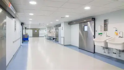 استمرار العمل بتراخيص مزاولة مهنة الطب الصادرة في 2021 حتى نهاية 2026