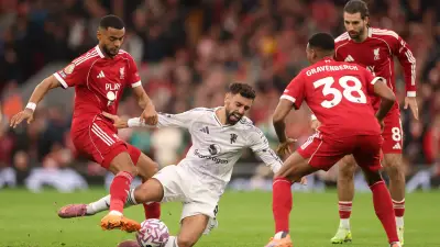 موعد مباراة مانشستر يونايتد وليفربول في الدوري الإنجليزي 2025-2026 والقنوات الناقلة