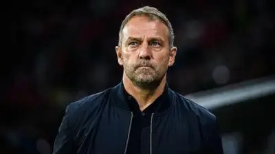برشلونة يجدد عقد فليك حتى 2028 بعد التتويج بالليجا