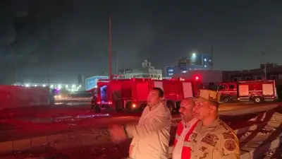 21 مصابًا في حريق مصنعي بويات وكرتون بالعاشر من رمضان