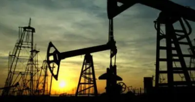 انخفاض العقود الآجلة للخام الأميركي 2.71 دولار لتسجل 93.89 دولار للبرميل