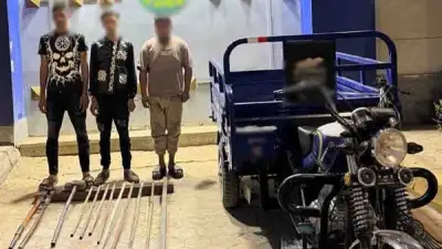 ضبط 3 متهمين بتحطيم لافتات إعلانية وسرقة أجزاء حديدية في سوهاج