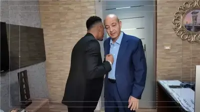 عمرو أديب يمازح محمد رمضان: عليك 300 ألف جنيه والفنان يرد