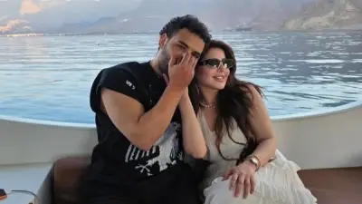 شقيقة المطرب مسلم تتهم زوجته بالاعتداء عليه بـ45 غرزة في يده