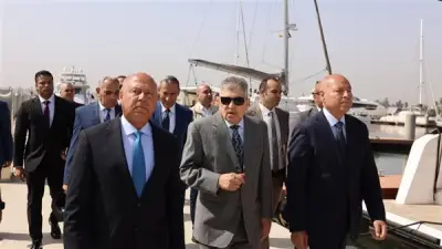 وزير النقل يشهد توقيع عقد بناء 5 أتوبيسات نهرية كهربائية للقاهرة