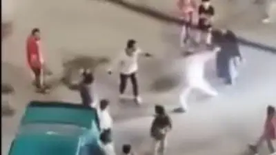 مشاجرة عنيفة بسبب أولوية ركن سيارة في مدينة 6 أكتوبر