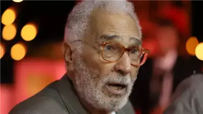 وداعًا المعلم سردينة.. وفاة عبد الرحمن أبو زهرة بعد 60 عامًا من الإبداع