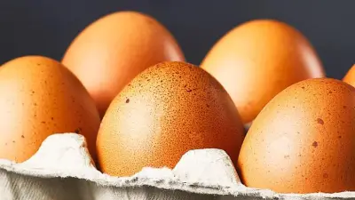 سعر كرتونة البيض اليوم الخميس 7-5-2026 في بورصة الدواجن والأسواق