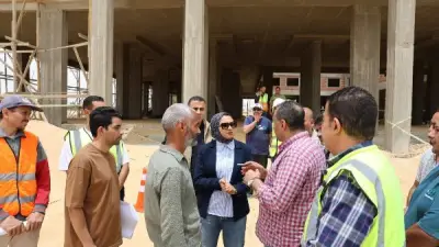 محافظ الوادي الجديد تتابع إنشاء مستشفى الفرافرة المركزي بتكلفة 700 مليون جنيه